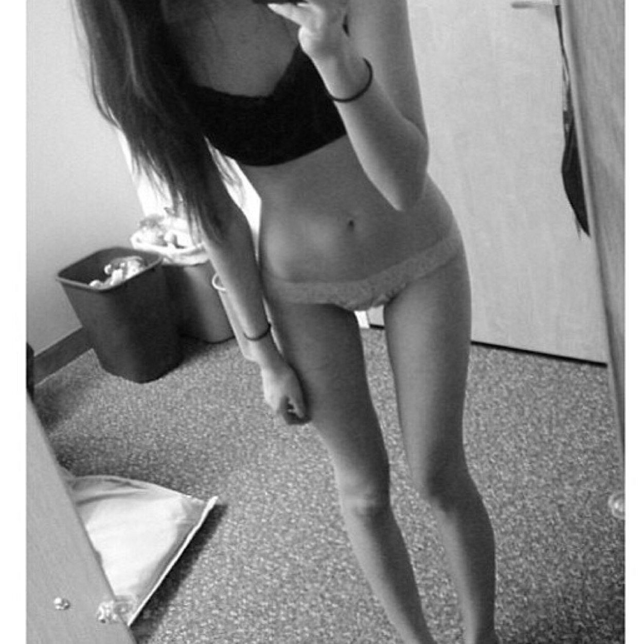 Starving4ana_'s profile picture. there once was a girl who couldn't love herself so she spent all her love on a band