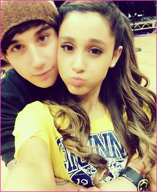 @ArianaGrande is everything to me and @justinbieber and 1D . DON'T TRUST ANYBODY! :). Janoskian