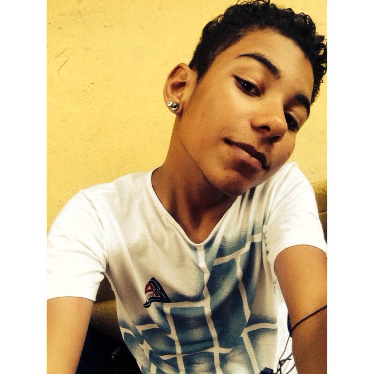 pfvrthalis's profile picture. então não fala o que não sabe, não estraga a minha vibe, tanta positividade, tua maldade aqui não cabe ☮ ☯