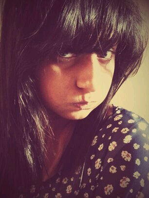 Collecting life lemons, adrakwali chai lover, city shuttler, I cannot sketch, sing or write.