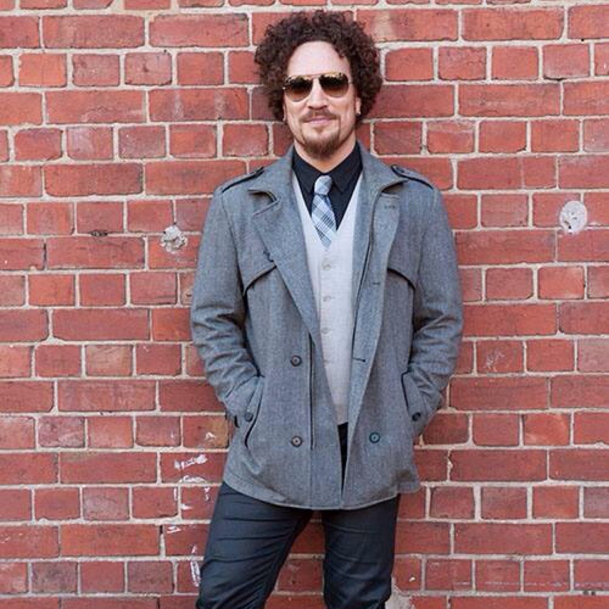 joshowen28's profile picture. Guitars, whisky, shoes and gig posts. Josh Owen from Melbourne Australia is a Guitarist, singer, songwriter, liker of fine shoes drinker of fine whisky.