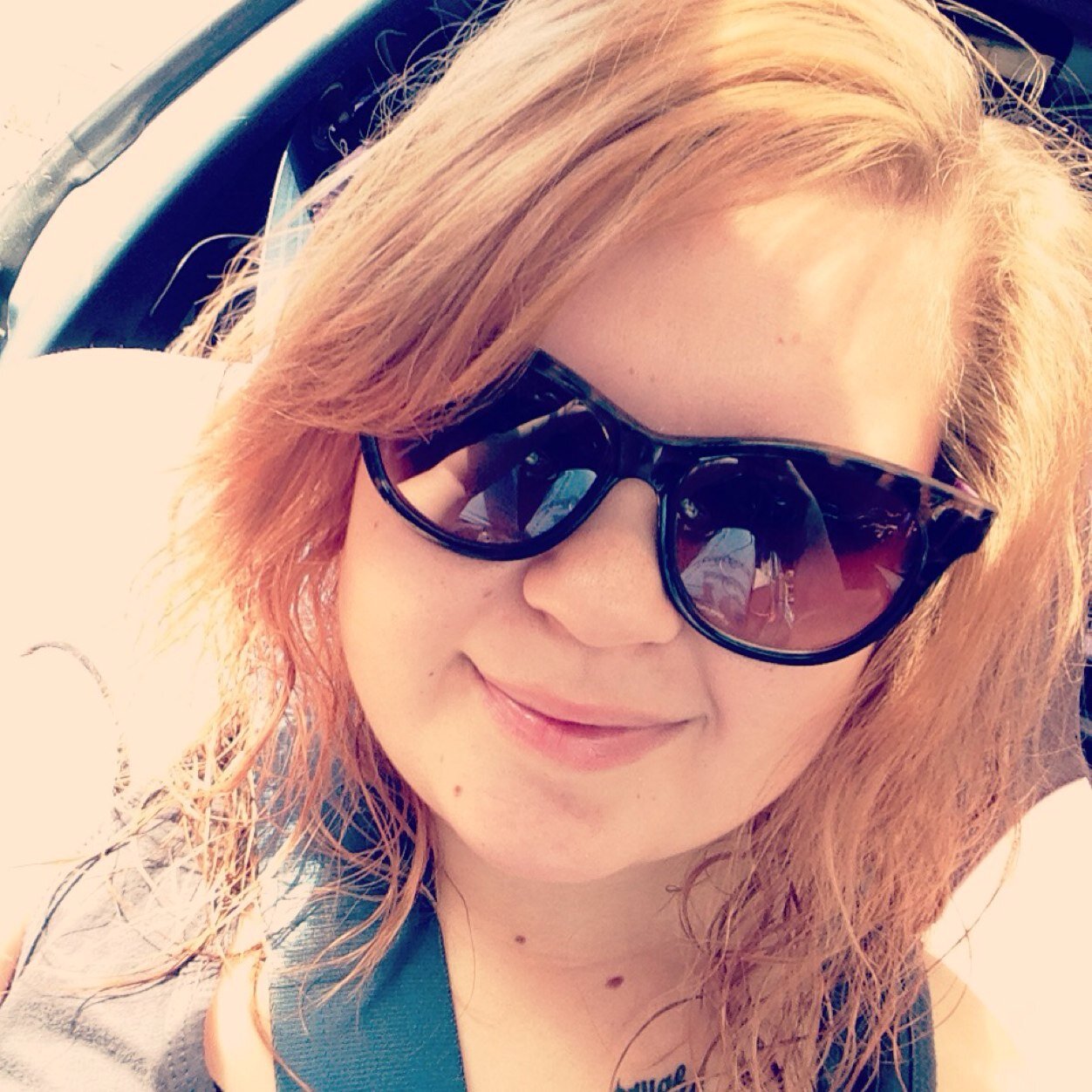 follow me and i will follow back :)