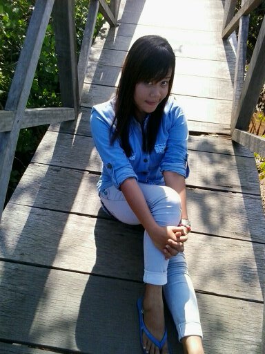 baik hatii, cuex, sombong titik...