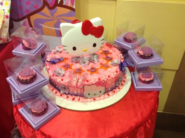 aprildesigns09's profile picture. 