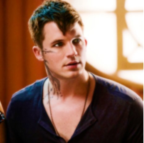 follow @hellawinchester // free follows