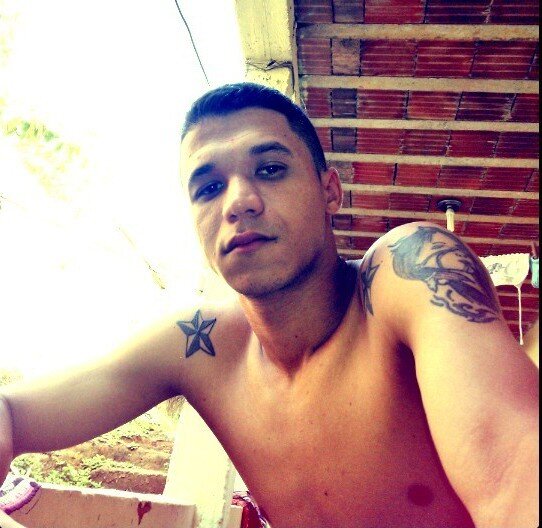 Vivo louco pq esse mundo n merece minha lucidez...