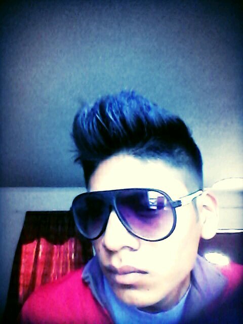 HenryGomez_'s profile picture. Divertido, amigable, me gusta tener amigos buena onda, sigueme y te sigo, te sigo y me sigues, me das unfollow te doy unfollow