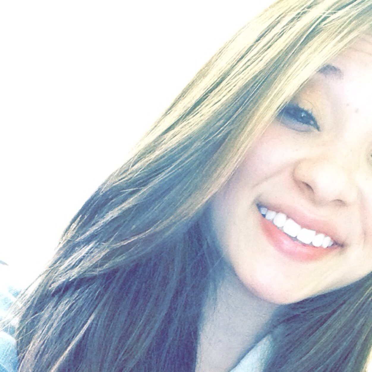 im 49 1/2' and idgaf, down to earth, Cuban, Korean, hawaiian, brazilian, & white. Single. Happy. & Lovable. ❤️