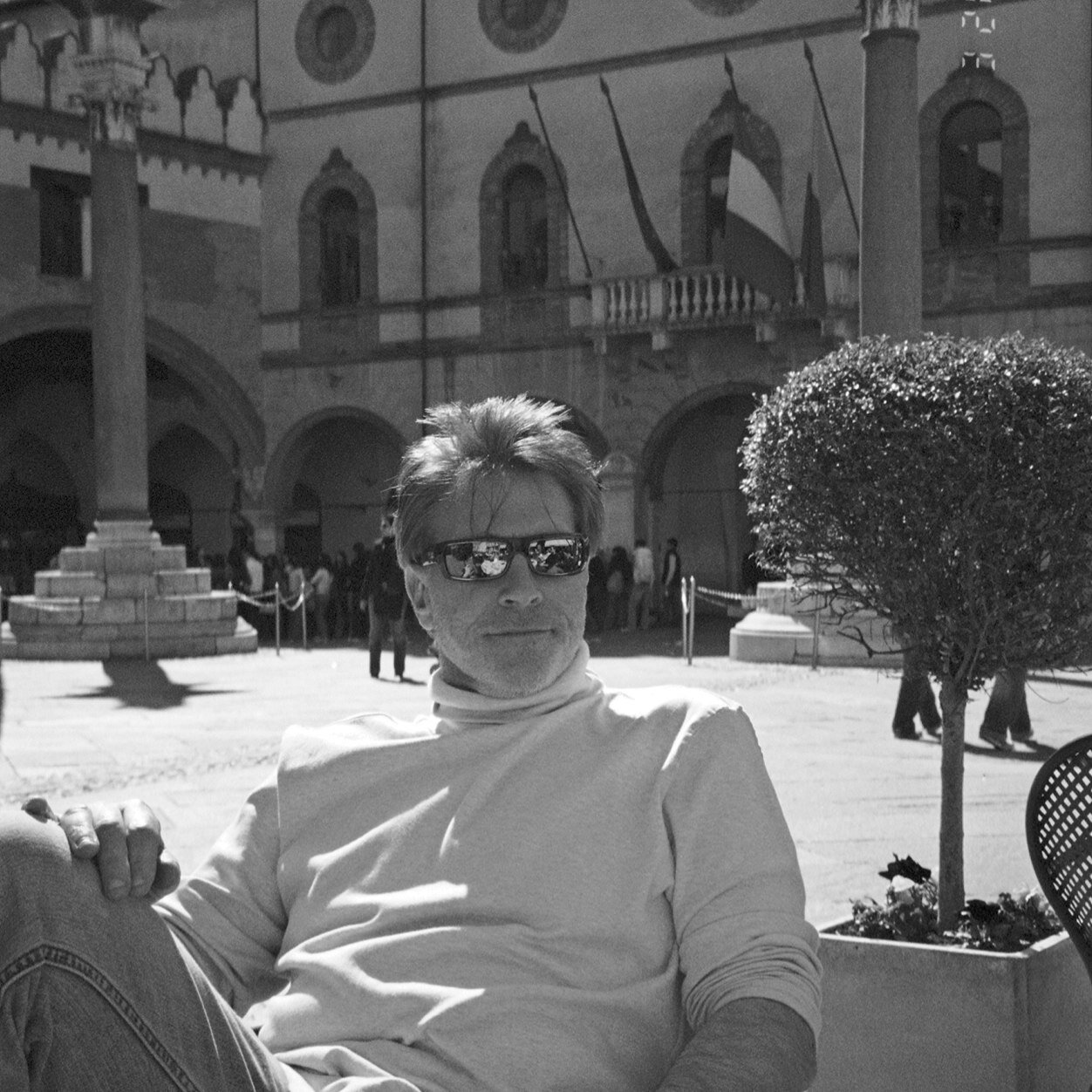 IT guy that loves golf, skiing, chianti, and cigars.