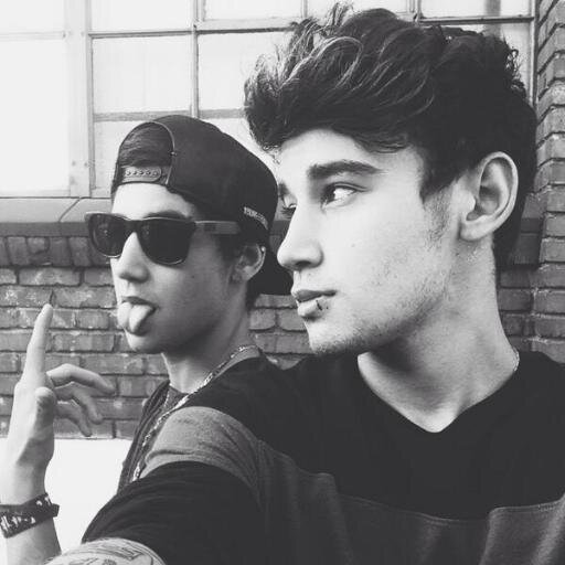I'm in love with 5 idiots @janoskians ♥ If u can't, u must. If u must, u can♥ Beau and James/5*-* + @TheVampsband :)