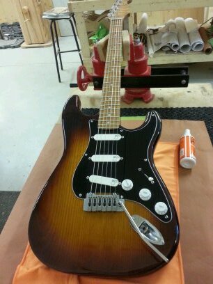 Hamilton area luthier. Building/repairing guitars and other string instruments.  Boxing enthusiast.