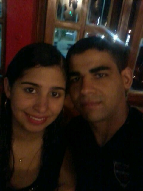 Amo está ao seu lado, e você aguentando minhas chatices . te amo bê