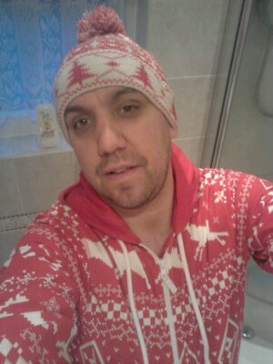 ipswich fan fromsunny lowestoft support worker and father to ashton wayne also big fan off darts thats pdc not bdo