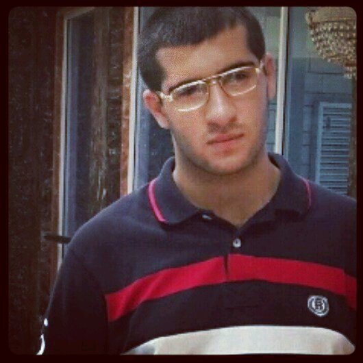 ‏‏‏‏‏‏‏‏كاتب مقاﻻت .. comic maker .. زهقت من السياسة ﻻني مبقتش فاهمها و ﻻ هي فاهماني ! فاضلي سنة و ادخل كلية ... بس مش عارف حدخل كلية ايه #قرار_صعب