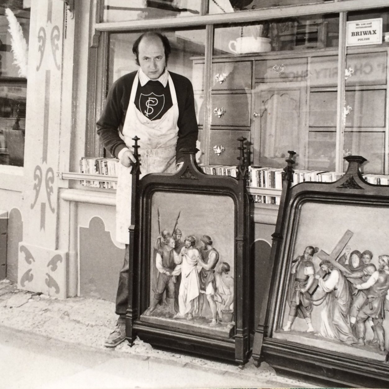 Est. 1973. 132 Camden Road Tunbridge Wells (Insta: RelfAntiques)