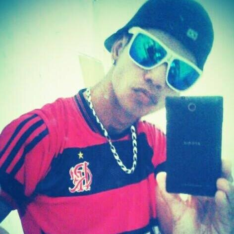 Não me intimida o bandido ou a polícia, tenho o meu ponto de vista e Deus na frente, à me guiar ♪   /   Itabaianinha - SE