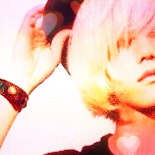 Let's fly to the moon. Wings on U*･☪:.
