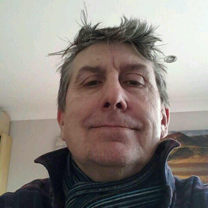 Husband, father of 3, Sheffield United fan, dog walker of Holly. Presently fighting cancer .... again, but pretty chipper all the same! UTB