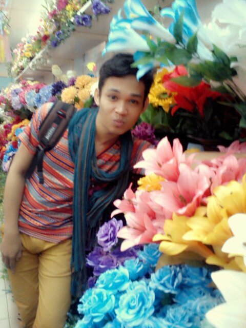 Ingin mencari impian yang aku inginkan.  ingin bangga in ortu...  n dll