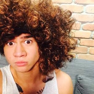 ANOTHER free follow. BUT PLEASE FOLLOW @perfffect_calum :) ILYSM x