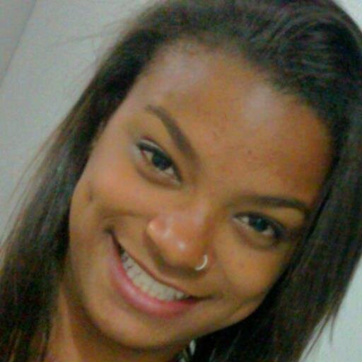 Quem olha muito para tras . . esquece que pra viver ée preciso seguir em frente . . .
