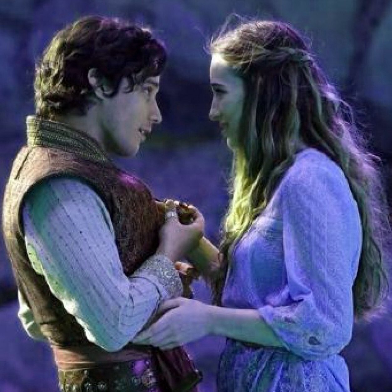 I'm in love w/ THE KNAVE aka Michael Socha. Once upon a time/in Wonderland. ❤️ #WALICEFRIENDSHIP is the best #Snowing and #Cylice are perfect.