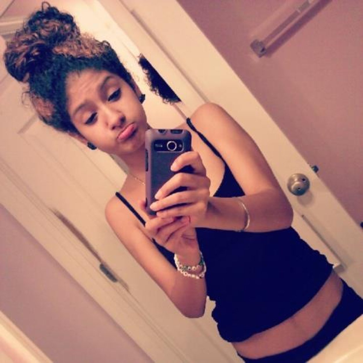 The name , Ahdejah Guimar , 20 , Lesbo Dont just look , follow me , ill make sure i follow you back , !! Follow me on IG @Call_Me_LuhDejah , kik AhdejahBabyy ,