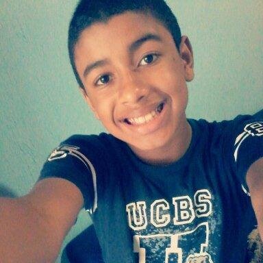 Sou Cristão, futuro cantor Evangélico, Gentil, Intelectual, Servo e amigo de Deus. Obs: fã da @MICHELLENASC