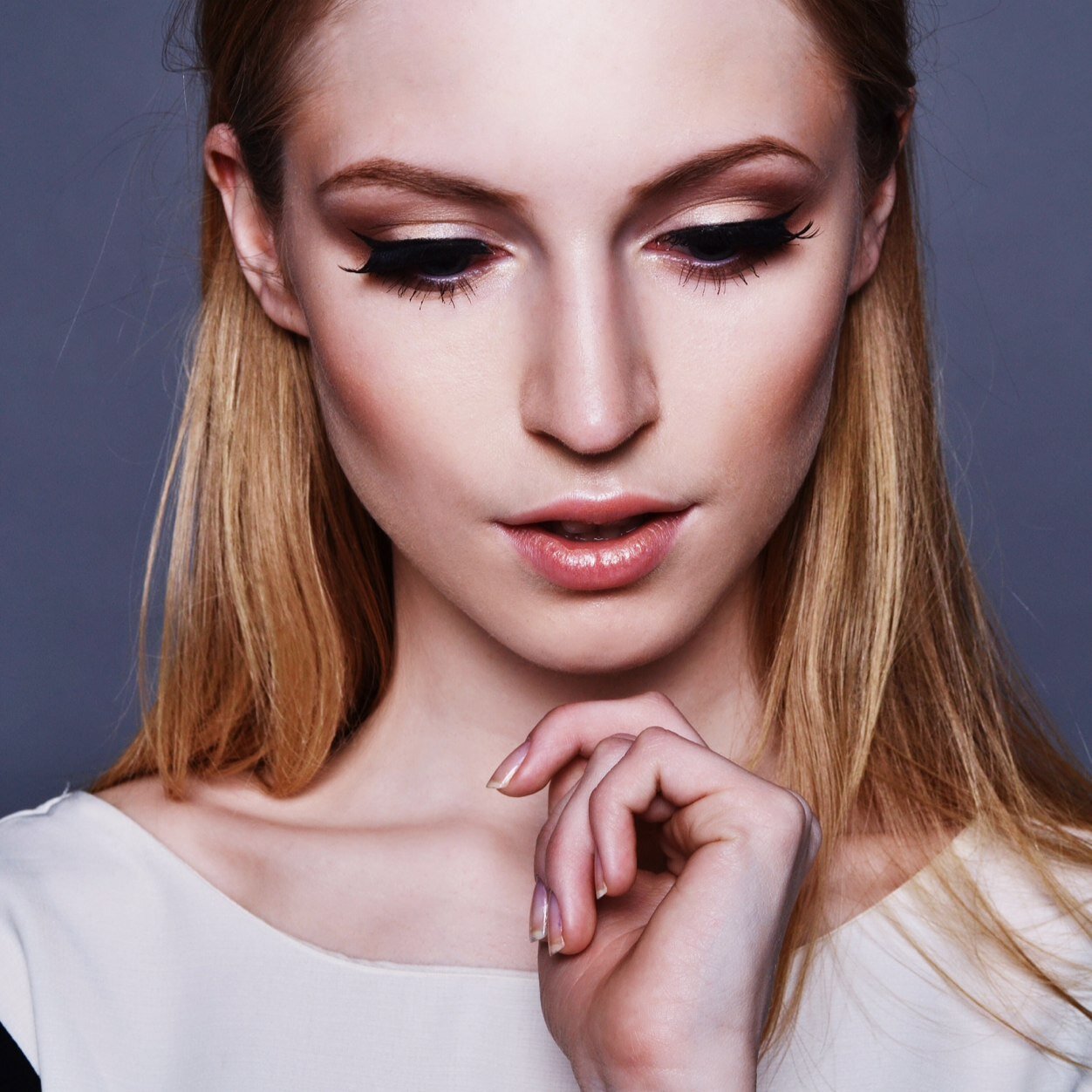 SashaSolntce's profile picture. I've got a war in my mind