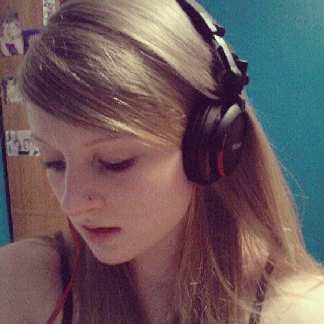 follow ma tumblr peasents. Insta - @mary_marshmellow follow pwease 
METAL. COUNTRY. CLASSIC ROCK. POP ROCK. ROCK & ROLL. DEATHCORE. POSTHARDCORE. MUSIC IS MUSIC