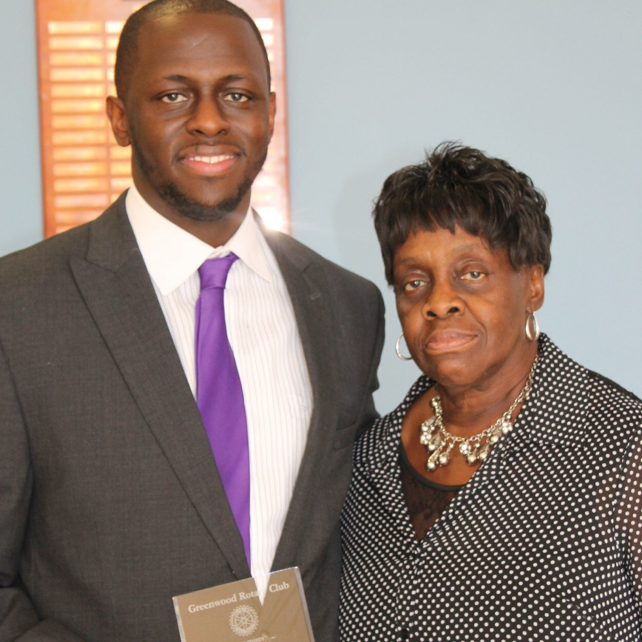 Educator, coach, Trainer. Director of @Hoopsedu ........Sacrifice to Serve.... Its a Gift.... Proud Lander Alum