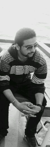 nits__v's profile picture. 