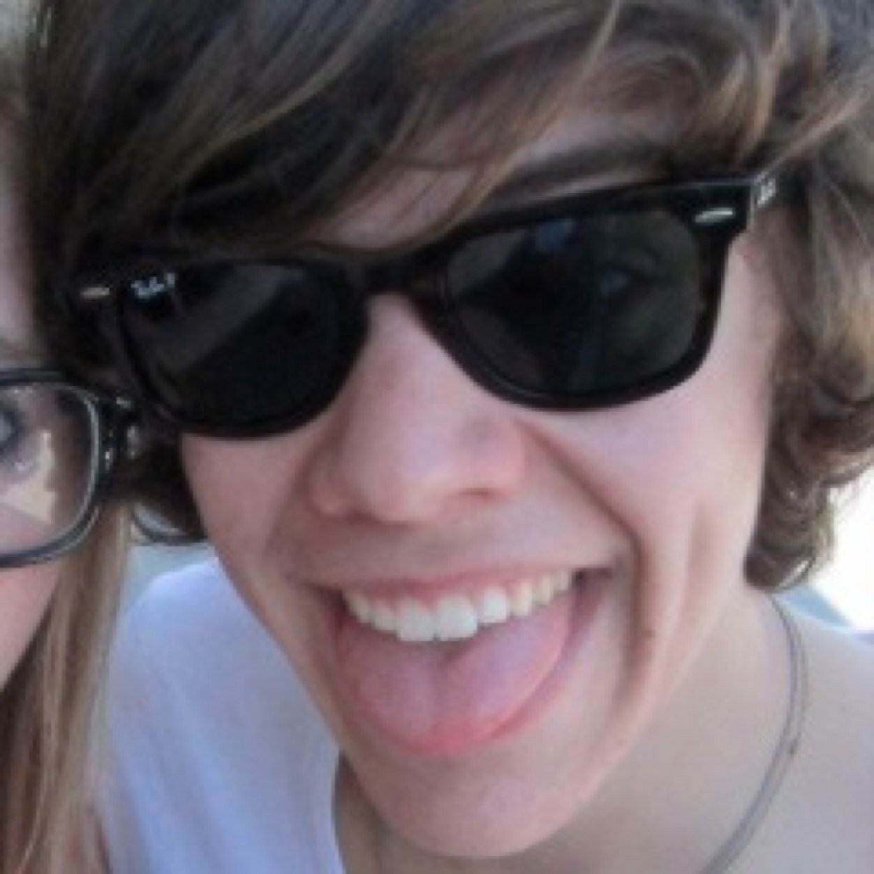 Please follow @narrylashton_ ask her for a fb!