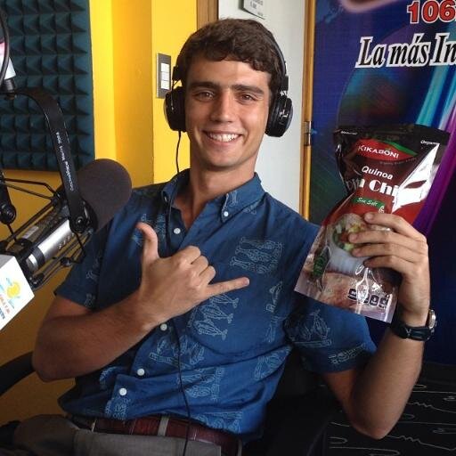 Dominicano emprendedor en serie, Co-fundador de #kikaboni Vivo en la Playa, me gusta el surf, los #pitachips de #moringa y  #quinoa y las chias en bikini