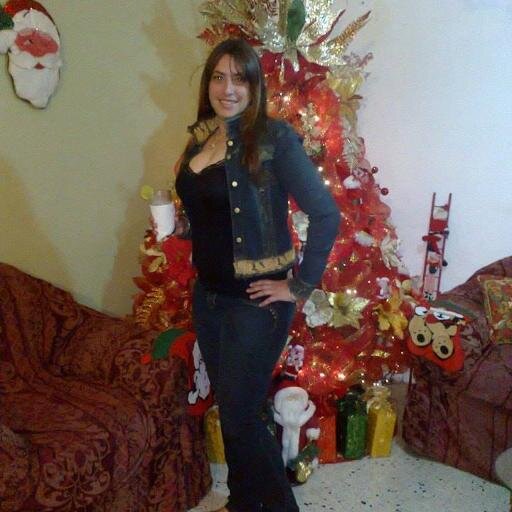 soy una chica muy sincera , me dedico ami trabajo tengo 28 y soy muy amorosa . tierna y encantadora