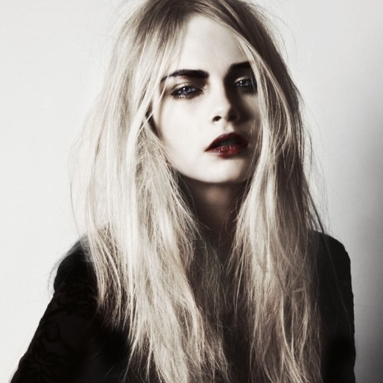Troubled beauty. Captivating charmer. The most closely guarded secret is the heart. She was like the moon - part of her was always hidden away. [#RP|#OC|#MV]