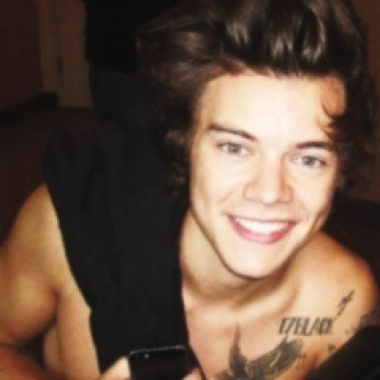 Follow @narrylashton_ please, ask her for a follow back, i love you