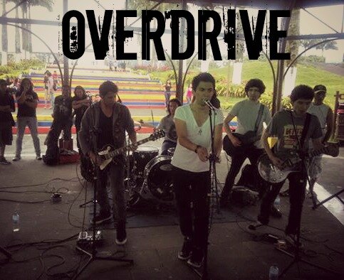 Somos una banda pop-rock de Quito-Ecuador #teamfollowback #RT: nuestro facebook es https://t.co/W1q9VHHD2n
