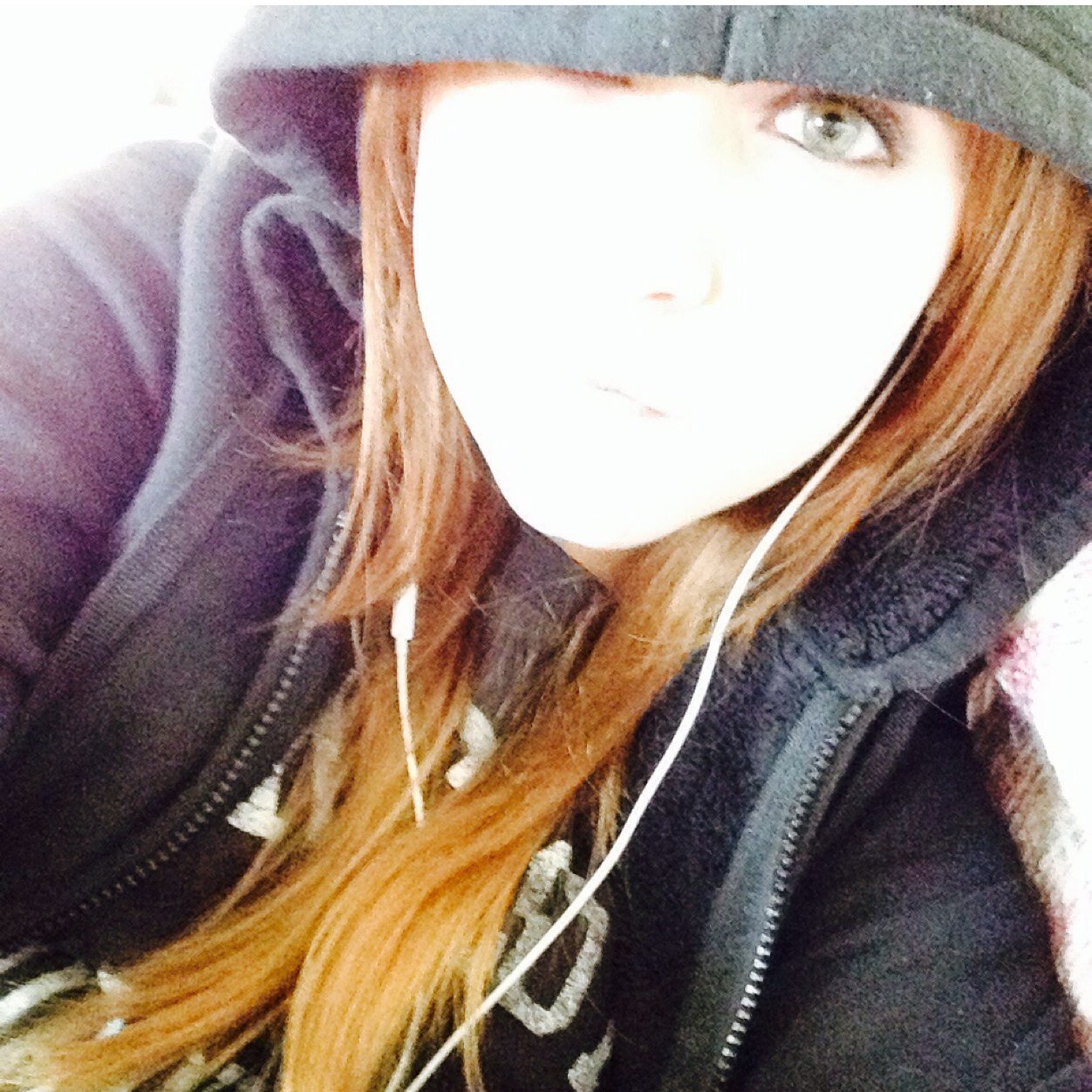 I make roarr. Follow me and I'll follow back ^.^