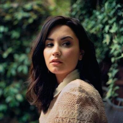 Seus pés me abrem o caminho @bjodemetria / Broken