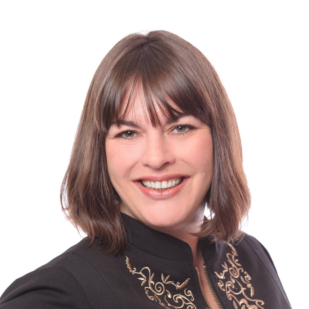 Entrepreneure, engagée, maman au cube, éprise de régions et d'innovation.