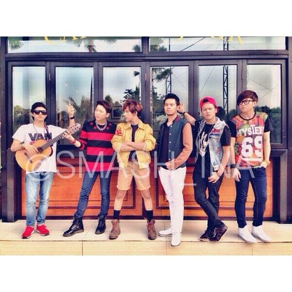 Keep calm and support @SMASHindonesia forever|WE WANT SMASH|minN @nianuroniah , minF @fitrieramadhany , minV @vinni_ndess , minY @YantiiSwj24 :)