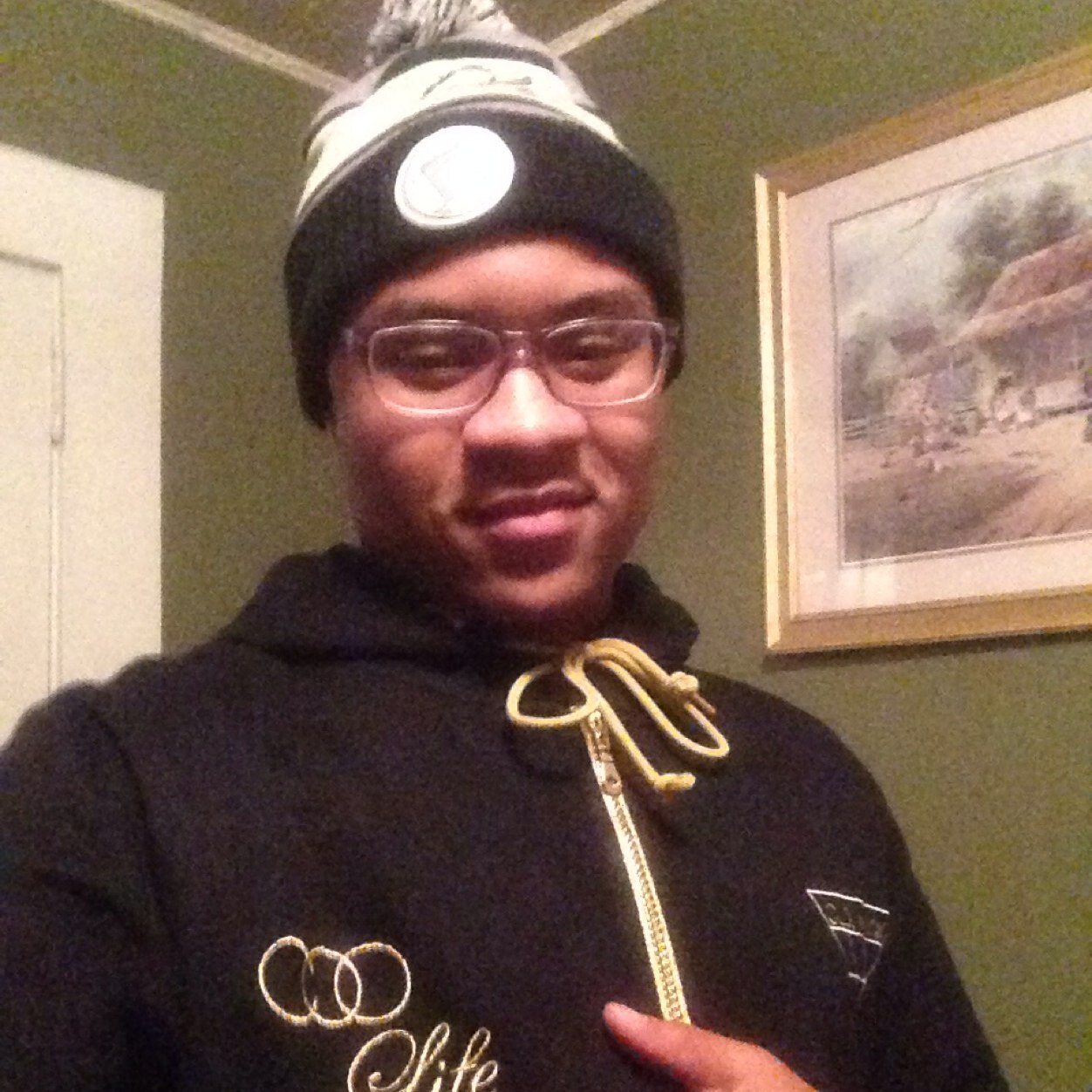 19 yrs young and handsome what more do you need to know just follow me!!!