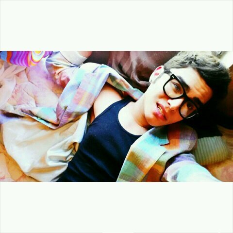Im a Future Performer/Phycologist. I go with the wind. Out&Proud. Im your chill,nice,funny kind of guy.