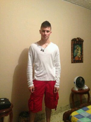 Antoniog_94's profile picture. Tan solo por la educación puede el hombre llegar a ser hombre. El hombre no es más que lo que la educación hace de él.  
Inmanuel Kant