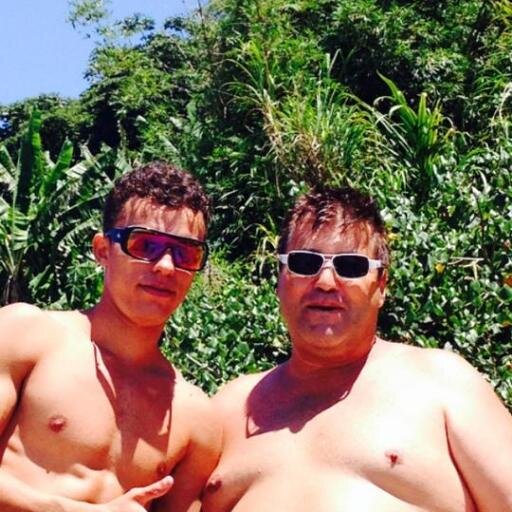 roberto_styfler's profile picture. Renda-se,como eu me rendi.Mergulhe no que você não conhece como eu mergulhei. Não se preocupe em entender, viver ultrapassa qualquer entendimento.