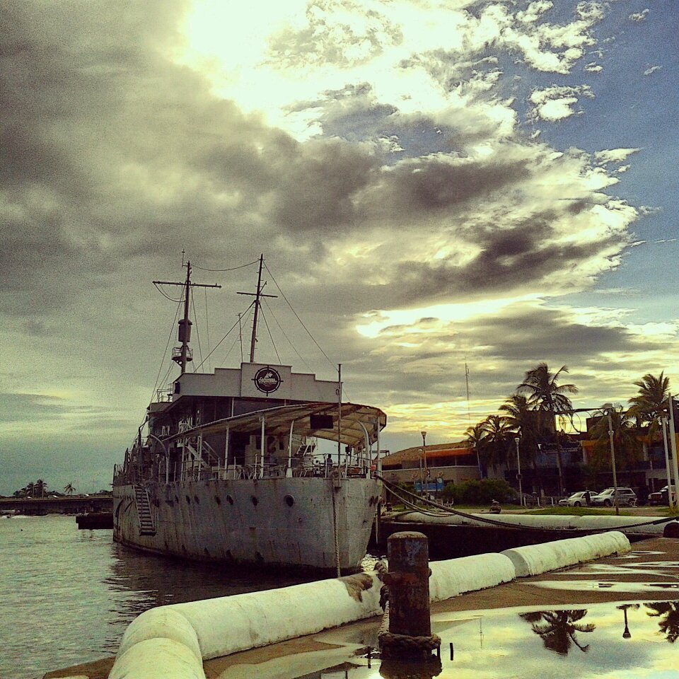 Veracruz...rinconcito donde hacen sus nidos las olas del mar...1000% veracruzano, como no con mucho gusto!!