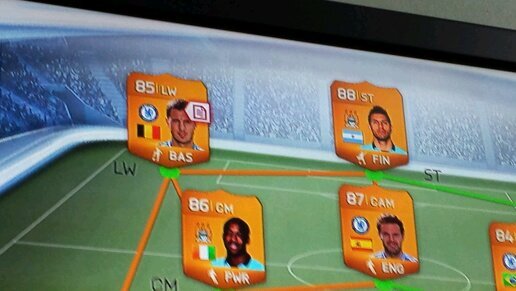 Follow us for giveaways , trade offers , on fifa 14 dm me now