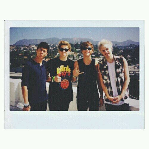 { Ashton Irwin, Michael Clifford, Luke Hemmings & Calum Hood }         
#5SOS