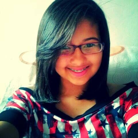 A menina intelectual que já entende algumas coisaas *--* Entre outros e aquela que ama suas amigaas ♥ Follow-me